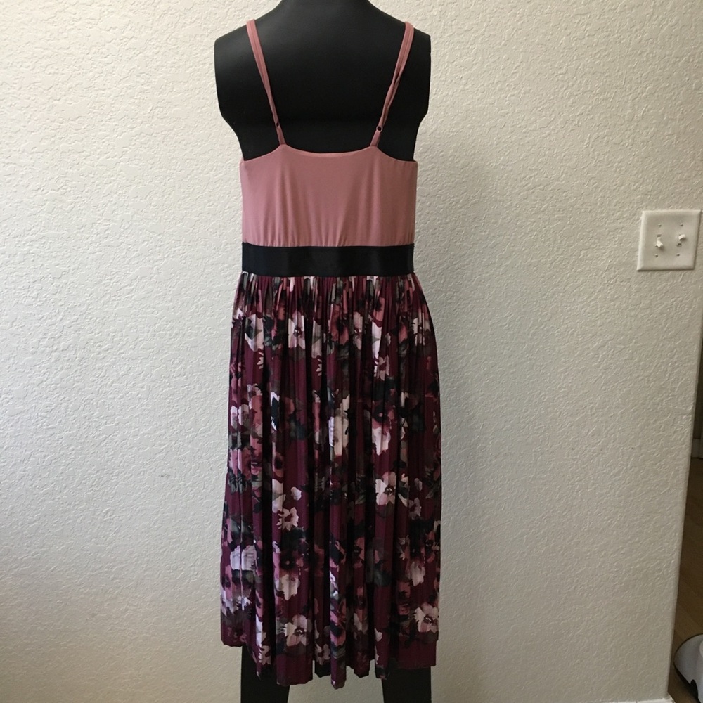 Dress - Picture 2 of 3